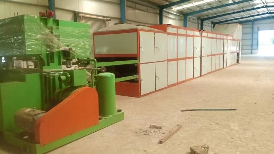 1500 шт / ч Малый бизнес полуавтоматическая машина для яичных подносов / машина для изготовления яблочных подносов Простая структура Скорость регулируемая Алюминиевые формы Управляемый ПЛК