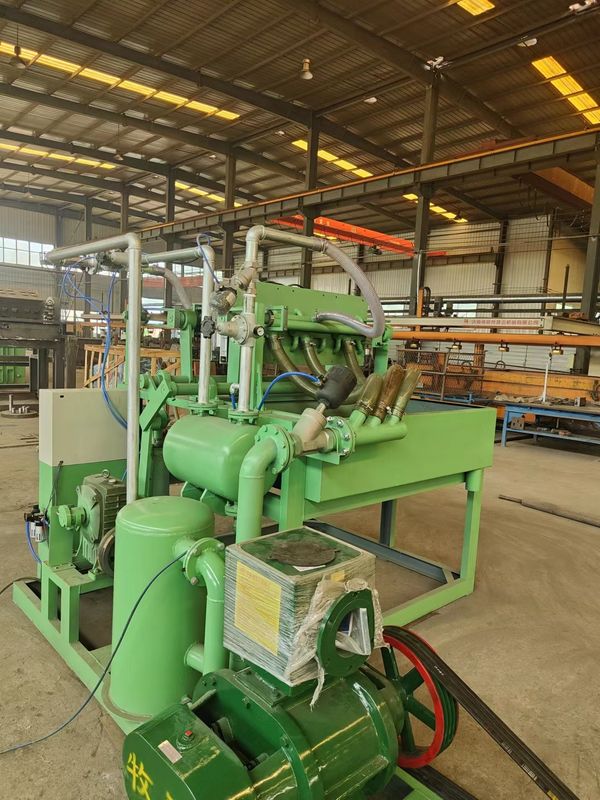 Машина для изготовления лотков для яиц из формованной бумажной массы с пластиковой формой