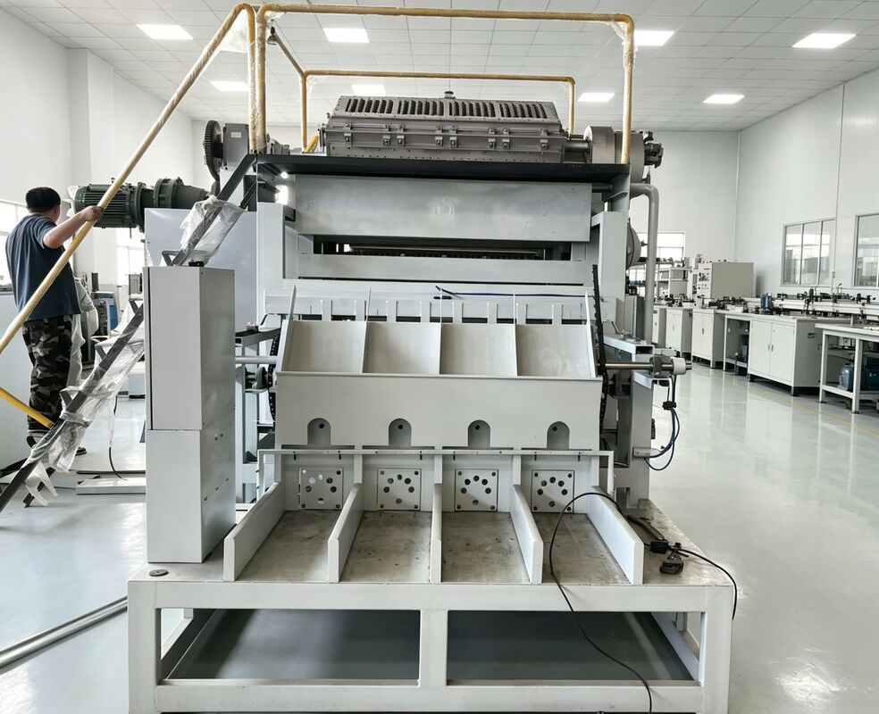 Ротационная машина для формирования яичных подносов, предназначенная для стартапов